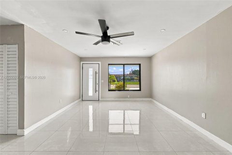 Villa ou maison à vendre à Sunrise, Floride: 3 chambres, 167.22 m2 № 2403955 - photo 11