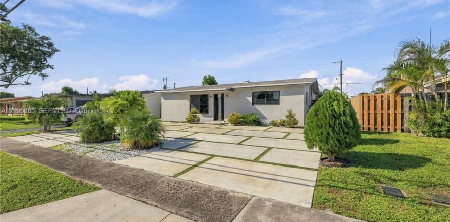 Villa ou maison à Sunrise, Floride 3 chambres, 167.22 m2 № 2403955