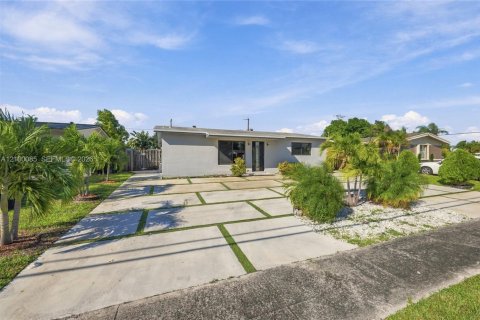 Villa ou maison à vendre à Sunrise, Floride: 3 chambres, 167.22 m2 № 2403955 - photo 5