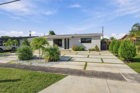 Villa ou maison à vendre à Sunrise, Floride: 3 chambres, 167.22 m2 № 2403955 - photo 3