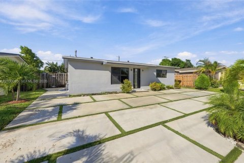 Villa ou maison à vendre à Sunrise, Floride: 3 chambres, 167.22 m2 № 2403955 - photo 6