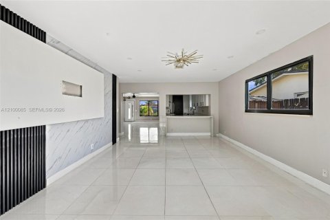 Villa ou maison à vendre à Sunrise, Floride: 3 chambres, 167.22 m2 № 2403955 - photo 23