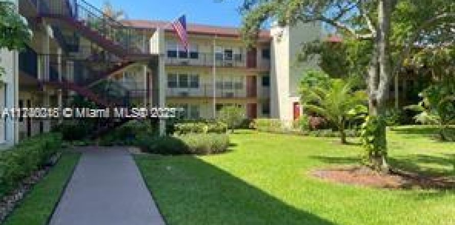 Condominio en Pembroke Pines, Florida, 1 dormitorio № 2022466