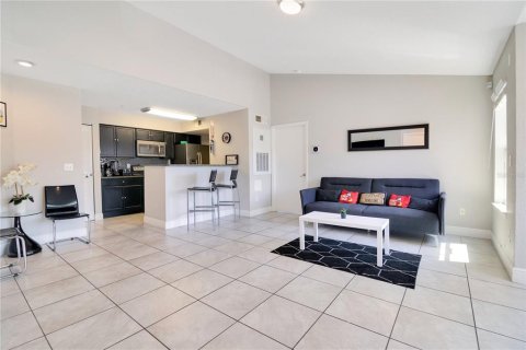 Condo in Kissimmee, Florida, 2 bedrooms  № 1614615 - photo 3