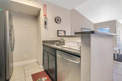 Condo in Kissimmee, Florida, 2 bedrooms  № 1614615 - photo 6