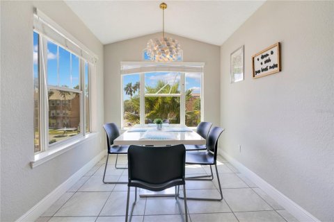 Condo in Kissimmee, Florida, 2 bedrooms  № 1614615 - photo 9