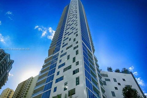 Condo in Miami, Florida, 1 bedroom  № 1888762 - photo 30