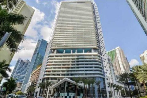 Condo in Miami, Florida, 1 bedroom  № 1888762 - photo 25