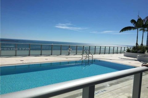 Condo in Miami, Florida, 1 bedroom  № 1888762 - photo 24