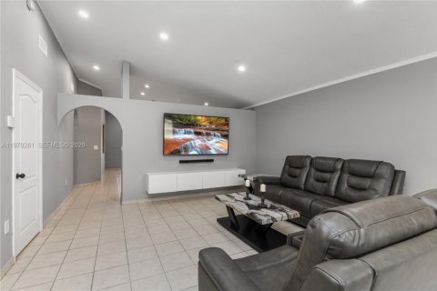 Villa ou maison à vendre à Miami, Floride: 4 chambres, 167.6 m2 № 2146431 - photo 11
