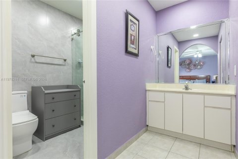 Villa ou maison à vendre à Miami, Floride: 4 chambres, 167.6 m2 № 2146431 - photo 21