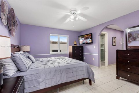 Villa ou maison à vendre à Miami, Floride: 4 chambres, 167.6 m2 № 2146431 - photo 19