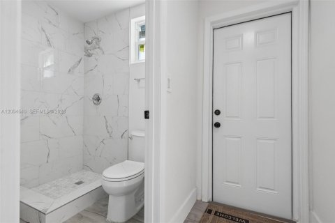 Casa en venta en Miami, Florida, 2 dormitorios, 53.51 m2 № 2384875 - foto 9
