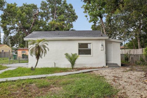 Casa en Miami, Florida 2 dormitorios, 53.51 m2 № 2384875