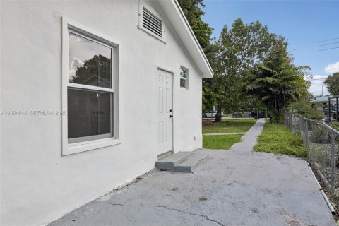 Casa en venta en Miami, Florida, 2 dormitorios, 53.51 m2 № 2384875 - foto 13
