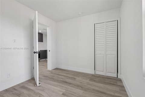 Casa en venta en Miami, Florida, 2 dormitorios, 53.51 m2 № 2384875 - foto 8