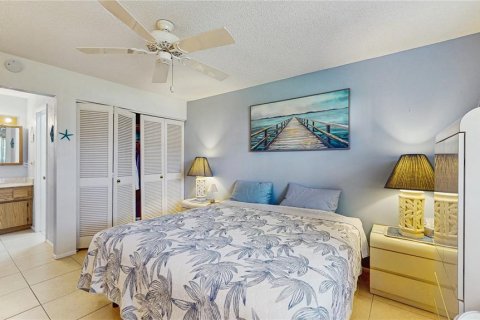 Condo in Port Richey, Florida, 2 bedrooms  № 1909057 - photo 19