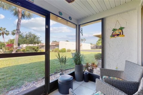 Condo in Port Richey, Florida, 2 bedrooms  № 1909057 - photo 22