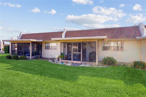 Condo in Port Richey, Florida, 2 bedrooms  № 1909057 - photo 23
