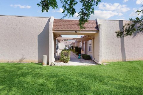 Condo in Port Richey, Florida, 2 bedrooms  № 1909057 - photo 24