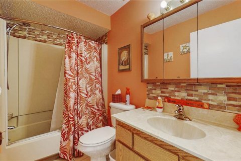 Condo in Port Richey, Florida, 2 bedrooms  № 1909057 - photo 16