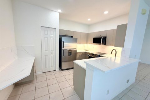 Villa ou maison à louer à Weston, Floride: 3 chambres, 133.22 m2 № 2249831 - photo 5