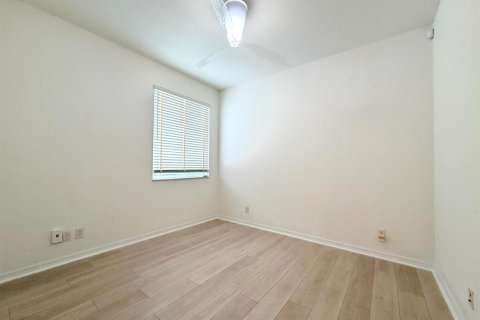 Villa ou maison à louer à Weston, Floride: 3 chambres, 133.22 m2 № 2249831 - photo 16