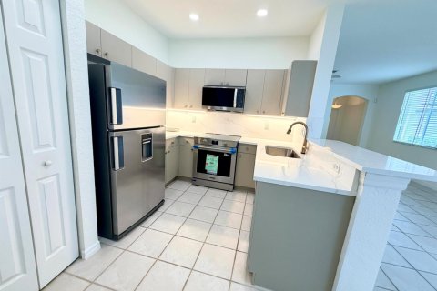 Villa ou maison à louer à Weston, Floride: 3 chambres, 133.22 m2 № 2249831 - photo 4