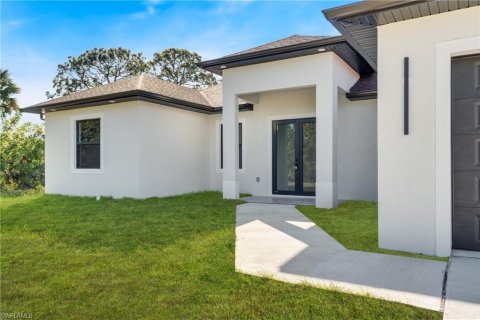 Villa ou maison à vendre à Lehigh Acres, Floride: 4 chambres, 167.32 m2 № 2089639 - photo 3