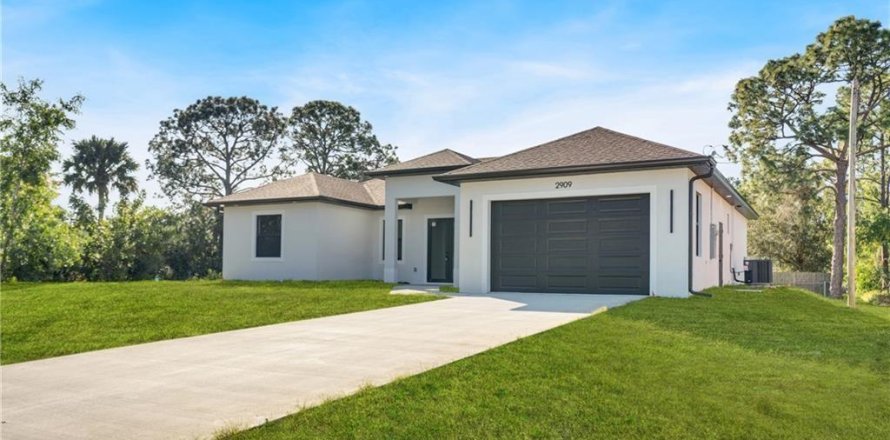 Villa ou maison à Lehigh Acres, Floride 4 chambres, 167.32 m2 № 2089639