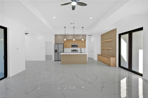 Villa ou maison à vendre à Lehigh Acres, Floride: 4 chambres, 167.32 m2 № 2089639 - photo 8
