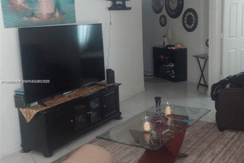 Condo in Lauderhill, Florida, 2 bedrooms № 1988693 - photo 13