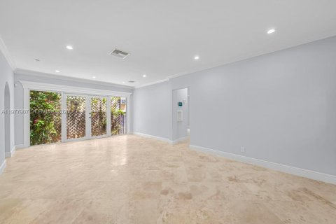 Купить виллу или дом в Майами, Флорида 3 спальни, 133.97м2, № 2048097 - фото 8