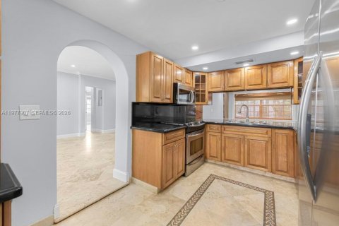 Купить виллу или дом в Майами, Флорида 3 спальни, 133.97м2, № 2048097 - фото 14