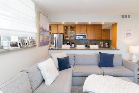 Copropriété à vendre à Surfside, Floride: 2 chambres, 115.94 m2 № 1957694 - photo 15