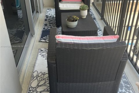 Copropriété à vendre à Surfside, Floride: 2 chambres, 115.94 m2 № 1957694 - photo 30