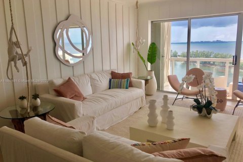 Condo in Miami, Florida, 2 bedrooms  № 1951792 - photo 3