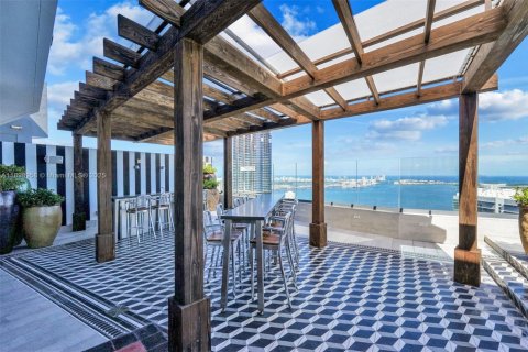 Condo in Miami, Florida, 1 bedroom № 1950723 - photo 18