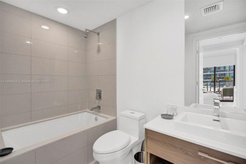 Condo in Miami, Florida, 1 bedroom № 1950723 - photo 7