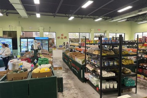 Купить коммерческую недвижимость в Лонгвуд, Флорида 260.13м2, № 1512437 - фото 6
