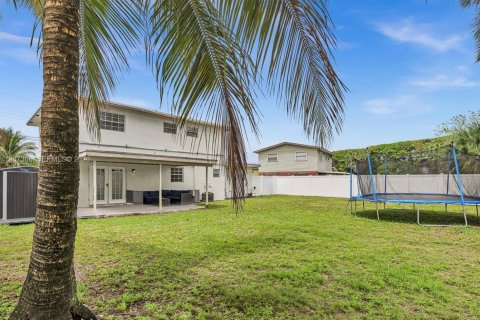 Casa en Lauderhill, Florida 4 dormitorios, 148.64 m2 № 2058473