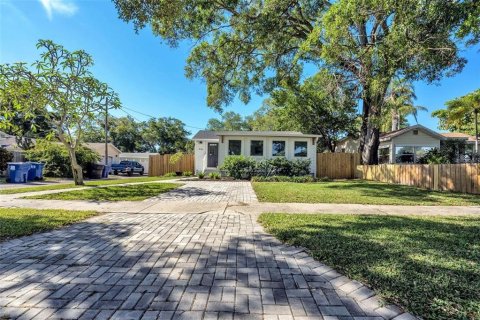 Casa en alquiler en Saint Petersburg, Florida, 3 dormitorios, 82.59 m2 № 1915463 - foto 30