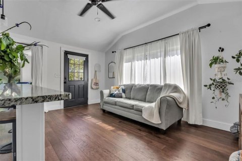 Casa en alquiler en Saint Petersburg, Florida, 3 dormitorios, 82.59 m2 № 1915463 - foto 3