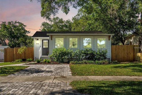 Casa en alquiler en Saint Petersburg, Florida, 3 dormitorios, 82.59 m2 № 1915463 - foto 1