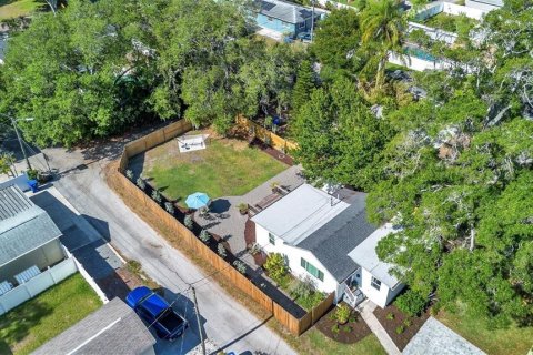 Casa en alquiler en Saint Petersburg, Florida, 3 dormitorios, 82.59 m2 № 1915463 - foto 27