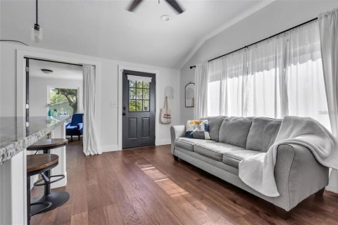 Casa en alquiler en Saint Petersburg, Florida, 3 dormitorios, 82.59 m2 № 1915463 - foto 4