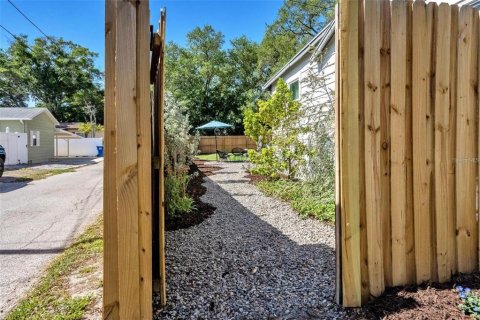 Casa en alquiler en Saint Petersburg, Florida, 3 dormitorios, 82.59 m2 № 1915463 - foto 26