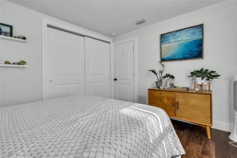 Casa en alquiler en Saint Petersburg, Florida, 3 dormitorios, 82.59 m2 № 1915463 - foto 10