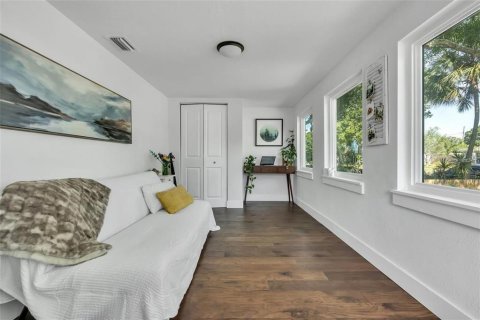 Casa en alquiler en Saint Petersburg, Florida, 3 dormitorios, 82.59 m2 № 1915463 - foto 9