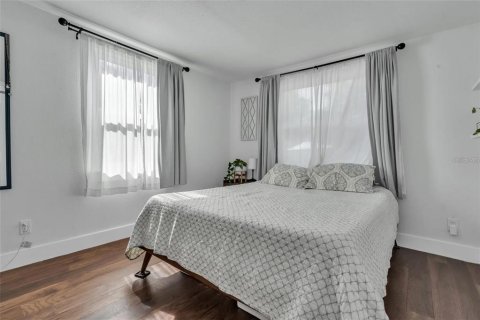 Casa en alquiler en Saint Petersburg, Florida, 3 dormitorios, 82.59 m2 № 1915463 - foto 12